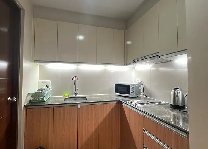 Exec 1br For 6 Person One Manchester Place With Pool , P 350 Pass Pp アパート マクタン