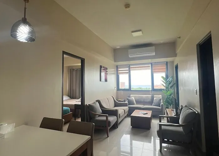 Exec 1br For 6 Person One Manchester Place With Pool , P 350 Pass Pp