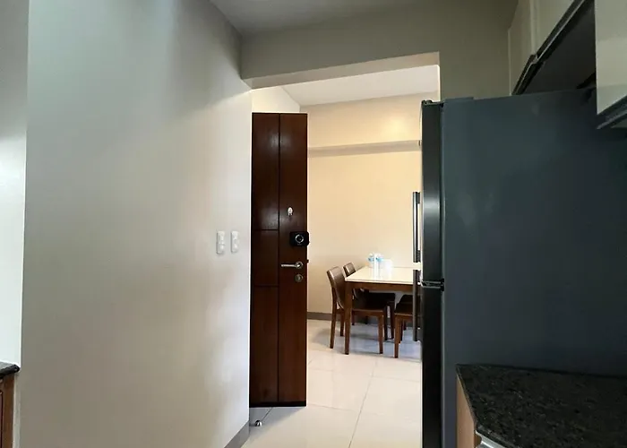 Exec 1br For 6 Person One Manchester Place With Pool , P 350 Pass Pp アパート