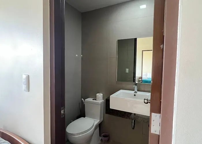 Exec 1br For 6 Person One Manchester Place With Pool , P 350 Pass Pp * マクタン